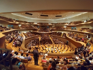 Visão da sala de concertos durante o intervalo.
