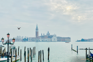 Veneza vista através do mar. (Foto de soprano Rachael Bastick)
